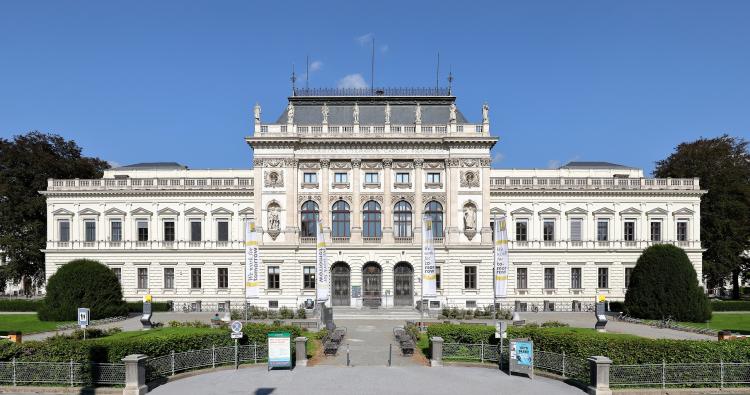 Hauptgebäude Uni Graz CC-by-sa-C.Stadler/Bwag